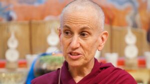 Venerabile Thubten Chodron, autrice dell'articolo "CHE COSA SIGNIFICA VEDERE IL GURU COME UN BUDDHA"
